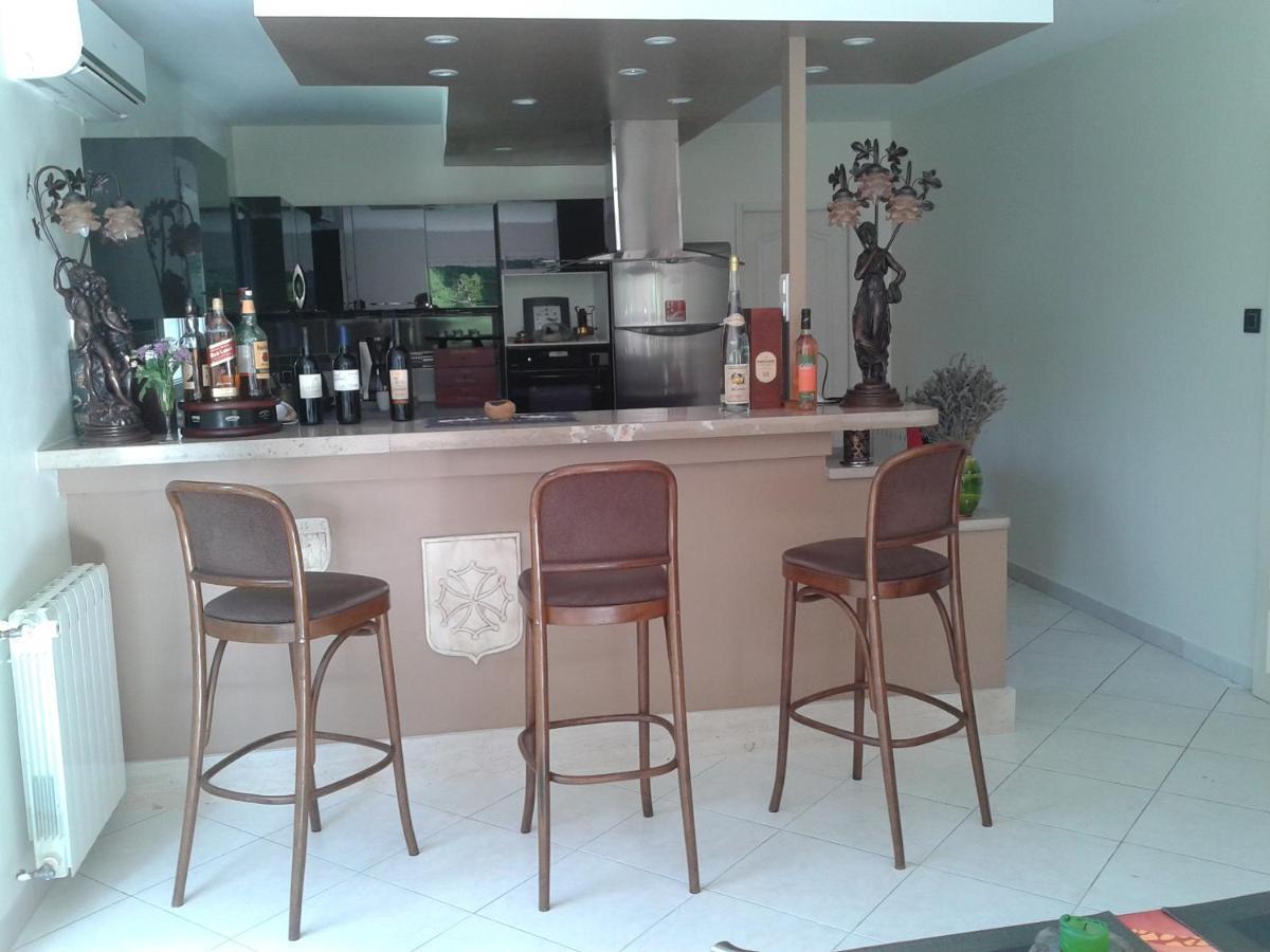 Chez Yvette , C'Est Chouette!! Bed & Breakfast Carcassonne Bagian luar foto